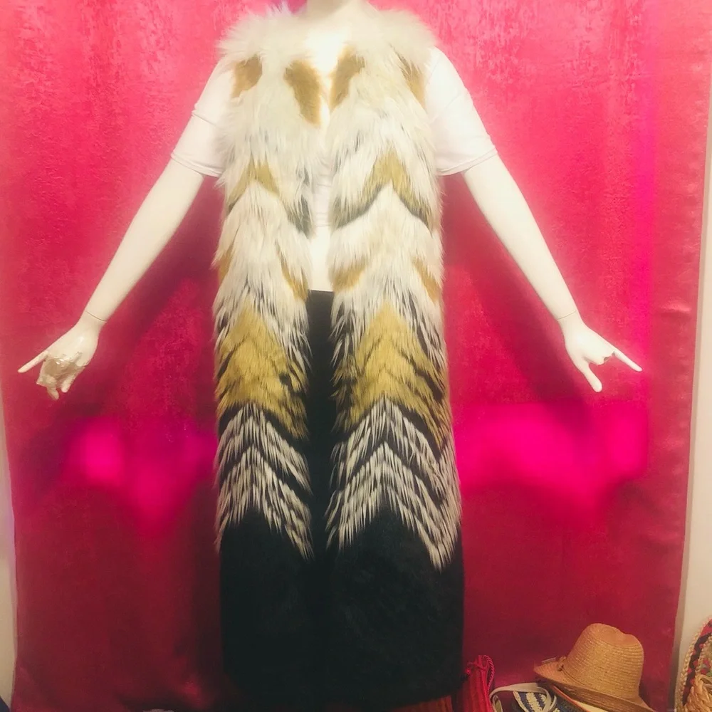 Fabulous Furs (Donna Salyers)Elegant Black Faux Fur Vest - Picture 4 of 7